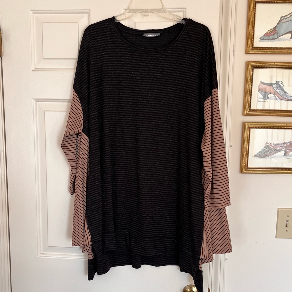 Alembika Striped Black and Tan Top Size XL